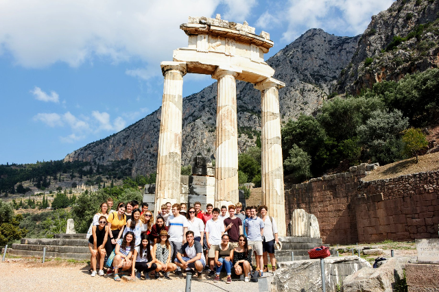 5 Sekolah Terbaik di Delphi: Bangun Masa Depan Berkualitas